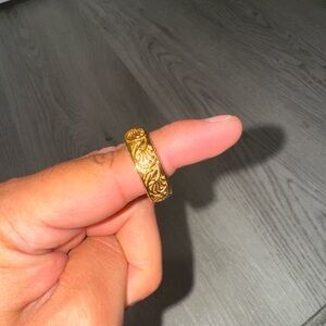 Gold ring
